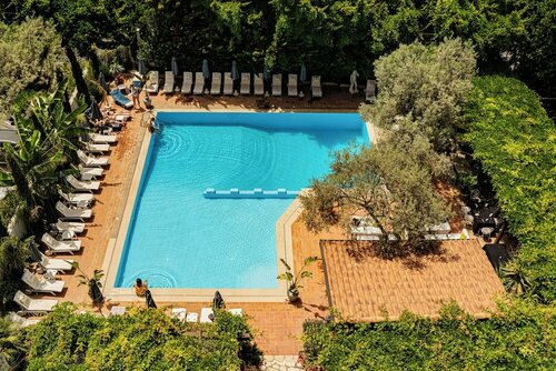 Vila Belvedere, Réserver Hôtel Golem Tirana County