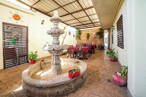 Capital O Hotel Casa Blanca, Rezervați Hotel Hoteluri în El Bajio cu parcare, Parcare