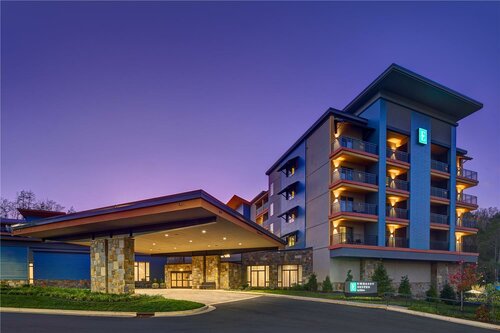 Embassy Suites By Hilton Gatlinburg Resort, Забронировать Курортный отель Гатлинберг Great Smoky Mountains National Park