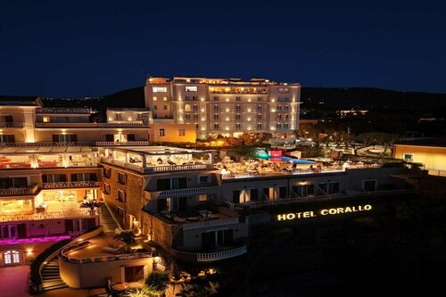 Hotel Corallo Sorrento, Забронировать Отель Бизнес-отели Сант-Аньелло, 4* 5*