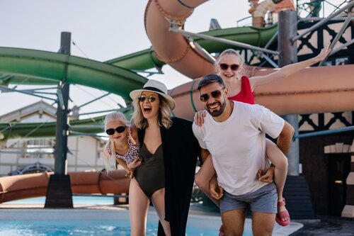 Отель Alean Family Doville, Забронировать Отель Отели Анапы с бассейном, рядом с Дельфинарий, Бассейн