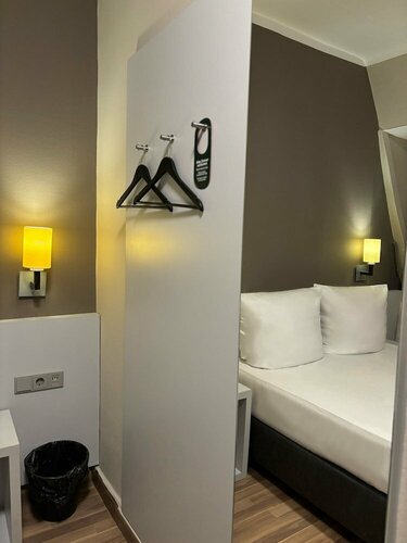 Colour Hotel, Забронировать Отель  