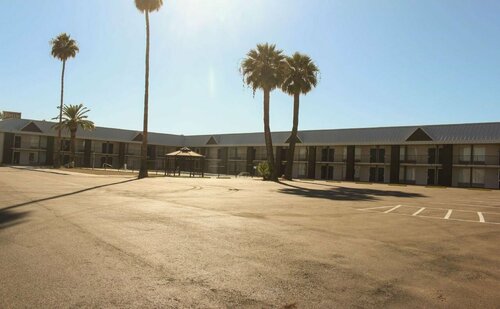 Howard Johnson Tucson Downtown, Book Motel Hoteller i Tucson med parkering, Parkering