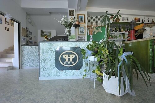 Hotel Piccolo Paradiso, Book Hotel Hoteller i Foresta Umbra med parkering, Parkering