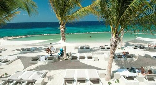 B&B Bellavista, Book Bed and Breakfast Hotels in Willemstad with a Pool, Swimming Pool
