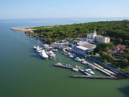 Residence Michelangelo Yachting Club, Prenota Hotel Hotel a Veneto con parcheggio, Parcheggio