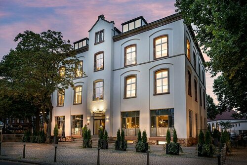 ESPLANADE Saarbrücken, Забронировать Отель Отели Саарбрюккен с завтраком, рядом с Museum in Der Schlosskirche, Завтраки