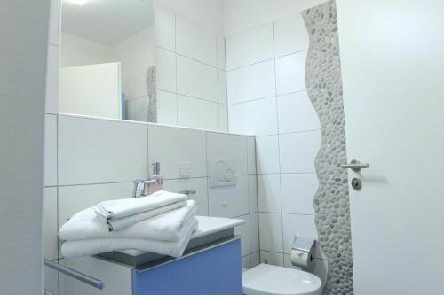 Pension Typisch Naumburg, Book Hotel Hoteller i Garz med parkering, Parkering