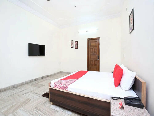 OYO 16130 The Corner House, Book Hotel Ludhiana Punjab