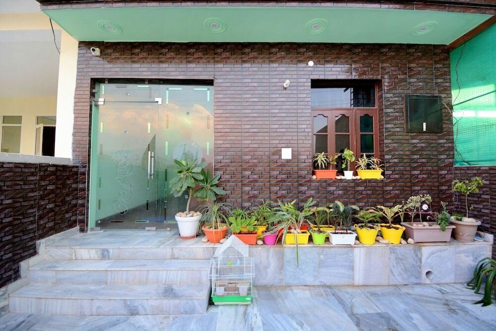 OYO 28097 Hotel Park View