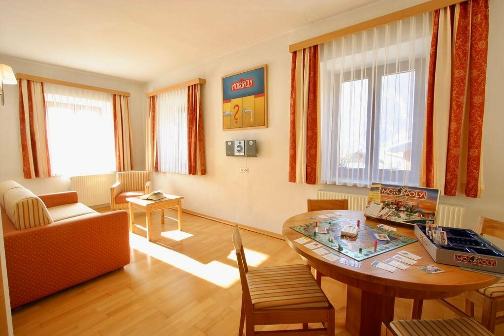 Spiele- und Buchhotel Tschitscher