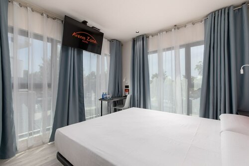 Arena Zone Hotel, Забронировать Отель Отели Куатре Карререс с завтраком, Завтраки