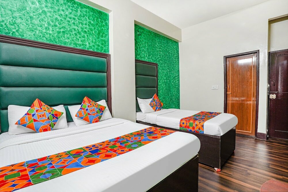 Oyo 49249 Pavithraa Deluxe Suites