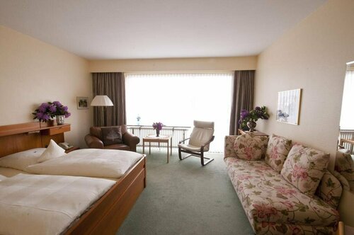Hotel Neptun, Забронировать Отель Отели Куксхафен 3 звезды, рядом с Центр талассотерапии и северноморский курорт Куксхафена, 3*