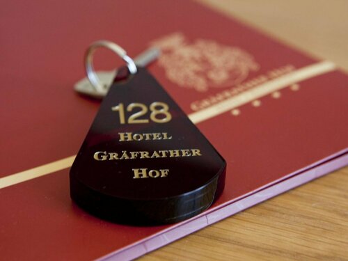 Hotel Gräfrather Hof, Забронировать Отель Золинген Северный Рейн-Вестфалия