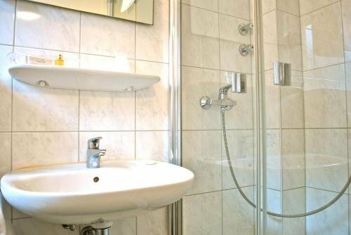 Hotel Dietrichsdorfer Hof, Забронировать Отель Киль Bay of Kiel