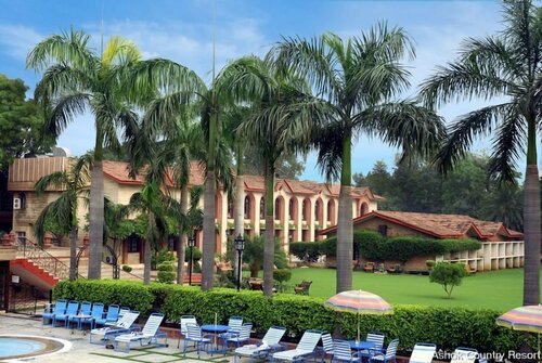 Ashok Country Resort, Забронировать Курортный отель Отели Нью-Дели с бассейном, Бассейн