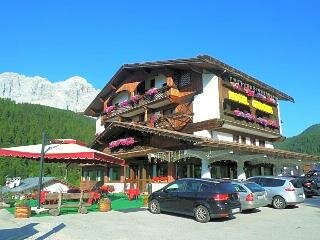 Hotel Corona Zoldo, Book Hotel Belluno 