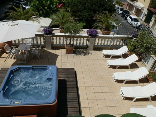 Hotel Regina, Забронировать Отель Отели Версилия 3 звезды, 3*