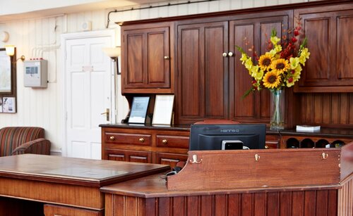 Raven Hotel by Greene King Inns, Buchen Sie Hotel Hook Hampshire