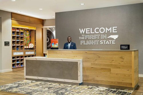 Hampton Inn & Suites Raleigh Midtown, NC, Забронировать Отель Роли Raleigh-Durham Metropolitan Area