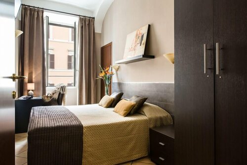 Hotel Cervia, Забронировать Отель Отели Рима с завтраком, рядом с Кастро Преторио, Завтраки
