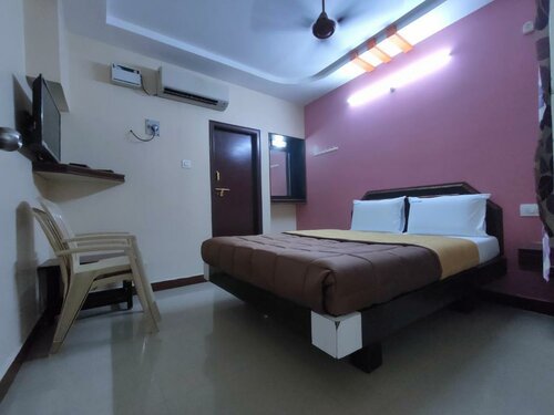 Hotel DKR Grand, Boek Hotel Tirupati Andhra Pradesh