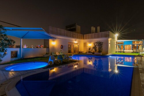 Corp Executive Hotel Doha Suites, Prenota Hotel Hotel a Doha con parcheggio, vicino a Jazz Club, Parcheggio