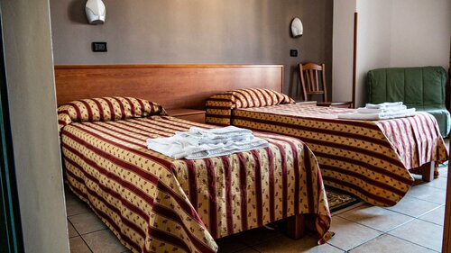 B&B Giorgia, Забронировать Отель «постель и завтрак» Отели Реджо-ди-Калабриа 3 звезды, рядом с Музей Св. Павла, 3*