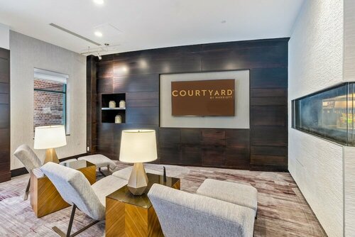Courtyard by Marriott Boston Waltham, Buchen Sie Hotel Hotels mit Pool in Massachusetts, Schwimmbad