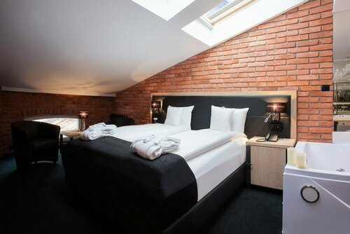 Hotel Betmanowska Main Square Residence Adults Only, Забронировать Апарт-отель Отели Кракова 4 звезды, рядом с Церковь Святой Варвары, 4*