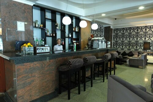 Crystal Palace Hotel, Забронировать Отель Отели Muntenia с парковкой, Парковка