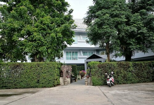 Baan Suksiri Hotel Hua Hin, Забронировать Отель Отели Центрального Таиланда с парковкой, Парковка