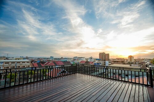 Seng Hout Hotel, Забронировать Отель Баттамбанг Battambang Province