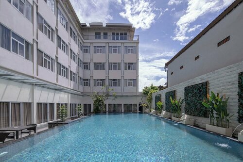 Fashion Hotel Legian, Забронировать Отель Отели Легиан с бассейном, рядом с Пляж Легиан, Бассейн