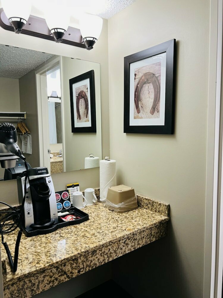 BCMInns - Lloydminster