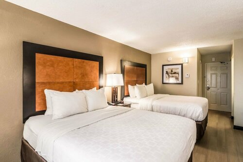 Quality Inn Pensacola North, Забронировать Отель Отели Эскамбия-Каунти с бассейном, Бассейн