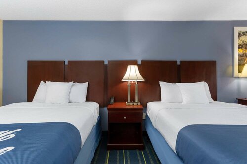 Days Inn by Wyndham Chipley, Забронировать Отель Отели Панхэндл Флориды с парковкой, Парковка