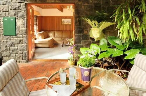Mary Card's Coach House, Rezerwuj Bed and Breakfast Olinda Dandenong Ranges