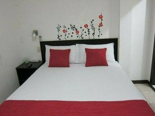Tabuba Guest House, Book Pension Guayaquil Guayas