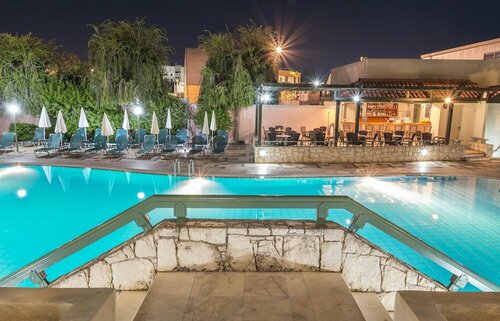 Lotus Hotel Apartments, Забронировать Апартаменты/квартира Отели периферийной единицы Ханья с бассейном, Бассейн