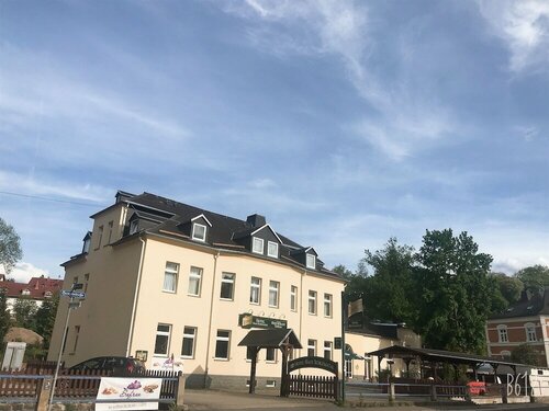 Haus Schlematal Hotel und Restaurant, Réserver Hôtel Hôtels à Bad Schlema avec parking, Parking