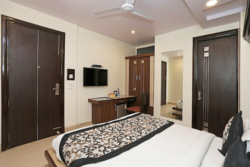 Capital O Hotel Metro View Inn Near Satyam Inox Patel Nagar