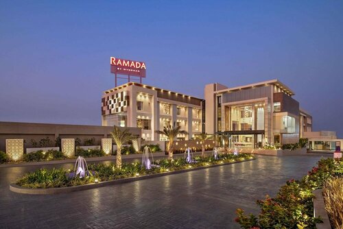 Ramada by Wyndham Gandhidham Shinay, Book Hotel Hoteller i Gujarat med parkering, Parkering