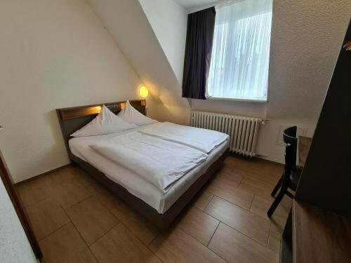 Hotel Frohnhauser Hof, Забронировать Отель Хольстерхаузен Эссен