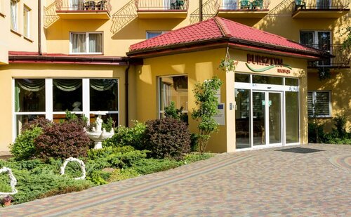 Bursztyn Medical SPA & Wellness, Book Ferieresort Hoteller i West Pomerania med parkering, Parkering