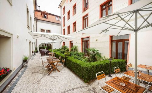 Hotel Elite Prague, Забронировать Отель Отели Праги с парковкой, рядом с Латерна Магика, Парковка