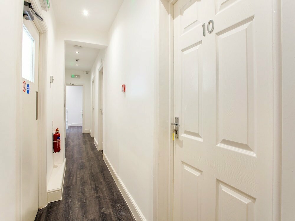 Broadway Inn by Oyo Rooms
