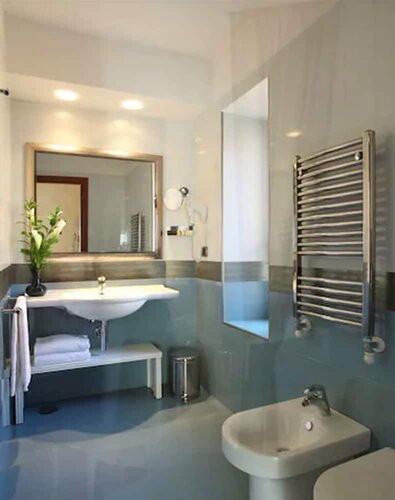 Hotel Serena srl, Забронировать Отель Отели Рима с завтраком, рядом с Кавур, Завтраки