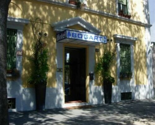 Hotel Bogart, Book Hotel Sempione Milano, nær Cenisio Metro Station